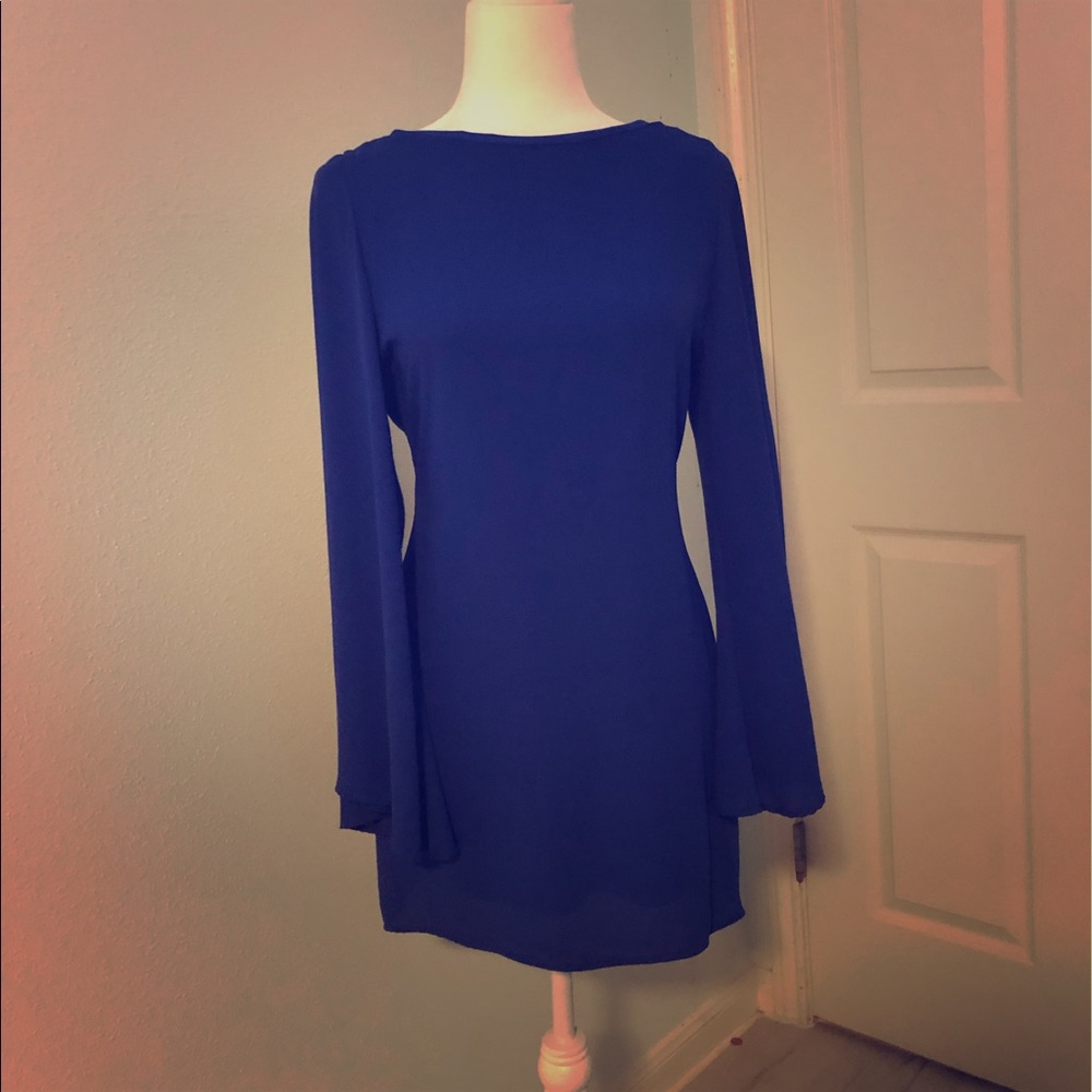 Blue chiffon bell sleeve dress